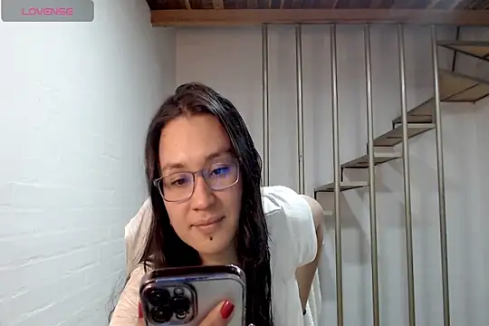 Snapshot of Jessie_Desire chatting on 10/21/25, 01:38 Jessie Desire online show from 10/21/25, 01:38