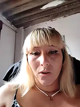 Snapshot of florecita9 chatting on 02/22/25, 07:14 florecita9 online show from 02/22/25, 07:14