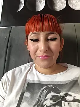 Snapshot of florecita9 chatting on 11/21/25, 05:45 florecita9 online show from 11/21/25, 05:45