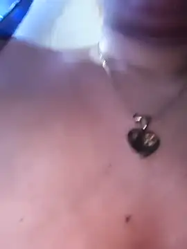 florecita9 online show from 04/16/26, 03:57