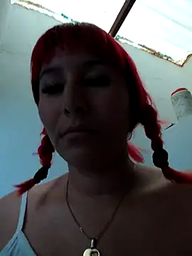 florecita9 online show from 05/13/26, 04:47