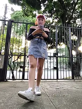 Snapshot of florecita9 chatting on 12/13/25, 08:04 florecita9 online show from 12/13/25, 08:04