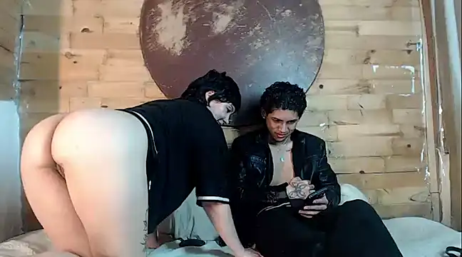 Snapshot of Sebas_And_Mila chatting on 01/14/25, 11:48 Sebas And Mila online show from 01/14/25, 11:48