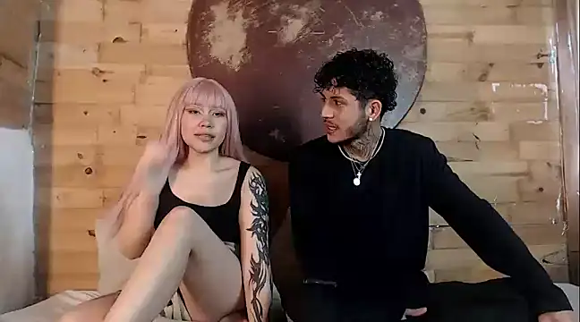 Snapshot of Sebas_And_Mila chatting on 03/01/25, 12:12 Sebas And Mila online show from 03/01/25, 12:12