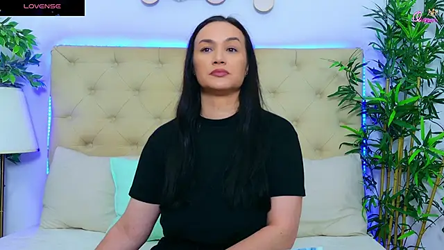 Snapshot of DaliyaArabian chatting on 05/21/26, 12:02 DaliyaArabian online show from 05/21/26, 12:02