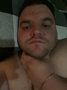 Snapshot of Mikey-HH chatting on 04/17/26, 04:54 Mikey-HH online show from 04/17/26, 04:54