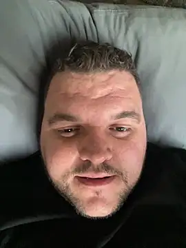 Snapshot of Mikey-HH chatting on 12/10/24, 04:17 Mikey-HH online show from 12/10/24, 04:17