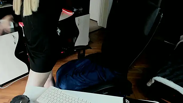 EvelynLexy online show from 11/14/25, 11:36