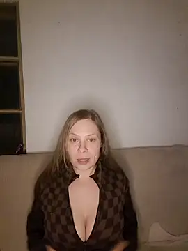 katiestevens online show from 11/18/25, 09:18