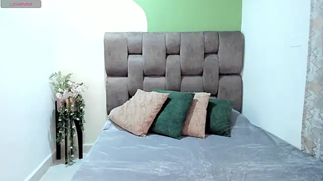  nina sweet online show from 11/28/25, 12:05