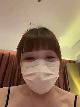 Lucky-Anna001 online show from 05/13/26, 01:29