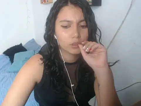 HannaKlein online show from 12/17/25, 06:35