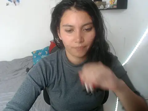 HannaKlein online show from 12/16/25, 07:07