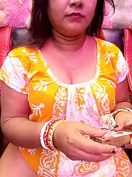 ella mariya online show from 10/31/25, 01:52