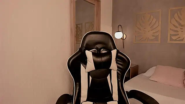 caro03x online show from 11/28/25, 02:12