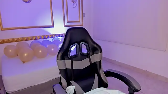 caro03x online show from 11/05/25, 02:14