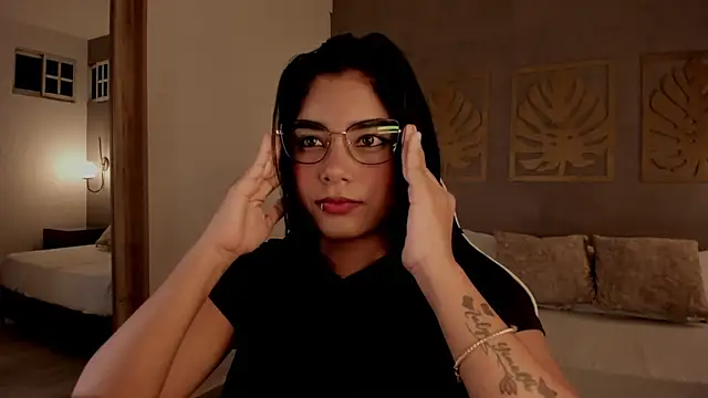 caro03x online show from 04/15/26, 02:17