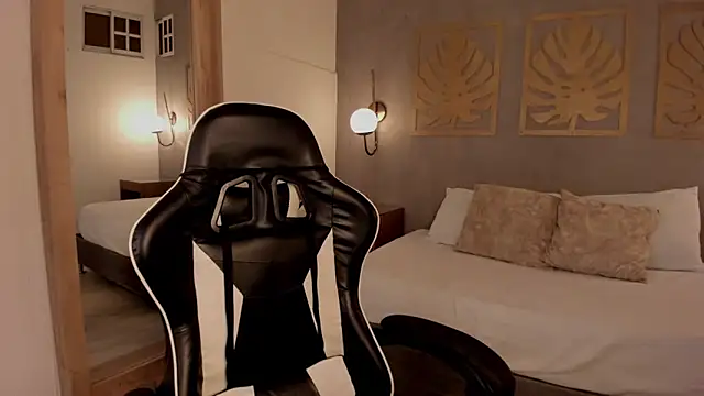 caro03x online show from 04/22/26, 02:18