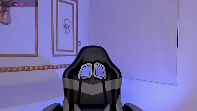 caro03x online show from 10/30/25, 02:21