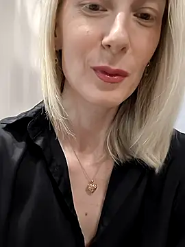 AvelinaLeoni online show from 12/19/25, 07:00