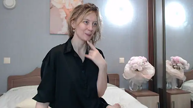 Snapshot of AvelinaLeoni chatting on 01/22/25, 06:31 AvelinaLeoni online show from 01/22/25, 06:31