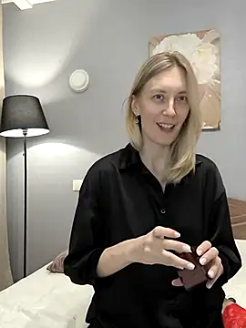 Snapshot of AvelinaLeoni chatting on 10/07/25, 07:09 AvelinaLeoni online show from 10/07/25, 07:09