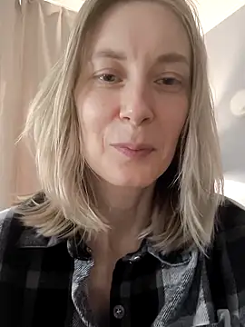 AvelinaLeoni online show from 11/18/25, 07:00