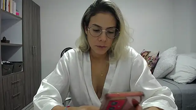 candydowson1 online show from 05/07/26, 08:23