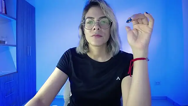 Snapshot of candydowson1 chatting on 10/24/25, 09:14 candydowson1 online show from 10/24/25, 09:14