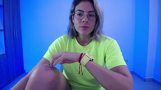 Snapshot of candydowson1 chatting on 10/28/25, 12:59 candydowson1 online show from 10/28/25, 12:59