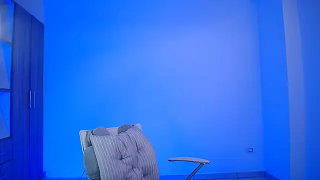 Snapshot of candydowson1 chatting on 11/24/25, 02:39 candydowson1 online show from 11/24/25, 02:39