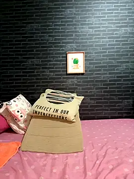 exquentadamay online show from 10/18/25, 03:19