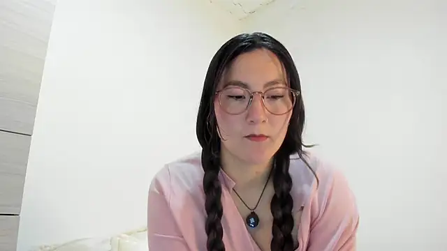 Elle Lee  online show from 09/30/25, 03:51