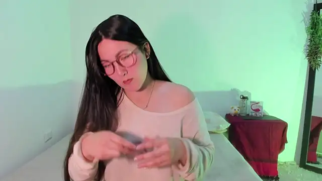 Elle Lee  online show from 03/09/25, 03:05