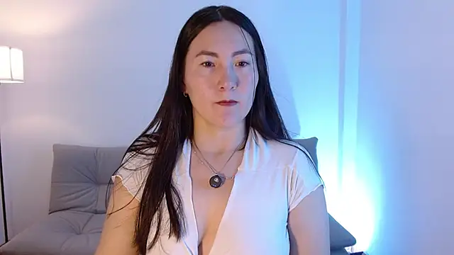 Elle Lee  online show from 07/12/26, 03:35