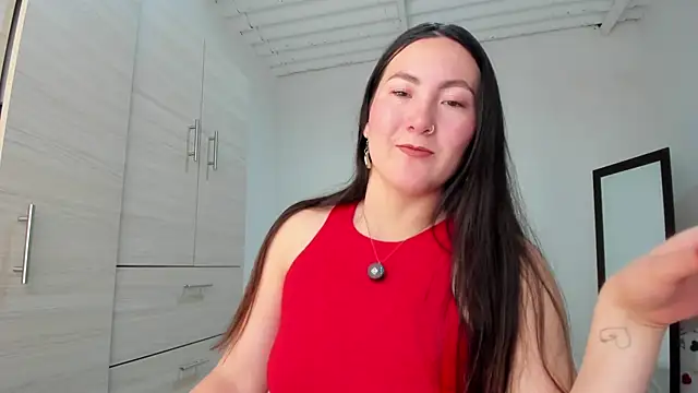 Elle Lee  online show from 11/12/25, 04:33