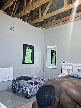 LaughRiotX online show from 10/03/25, 05:58