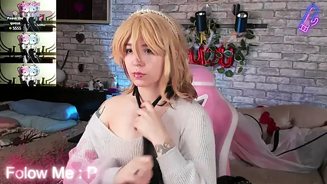 Snapshot of Alex_Howell chatting on 02/25/25, 08:42 Alex Howell online show from 02/25/25, 08:42