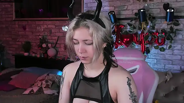 Snapshot of Alex_Howell chatting on 02/26/25, 08:47 Alex Howell online show from 02/26/25, 08:47