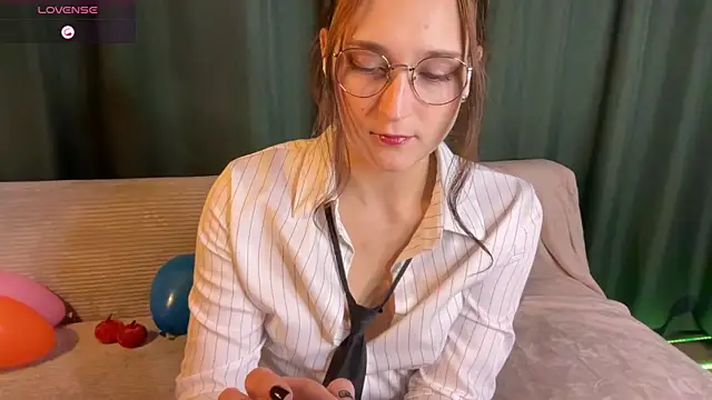 Pavlyna online show from 10/31/25, 03:41