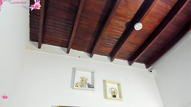 vahiolet fuentes online show from 10/02/25, 03:10