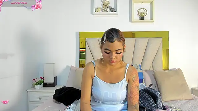 vahiolet fuentes online show from 02/12/26, 02:55