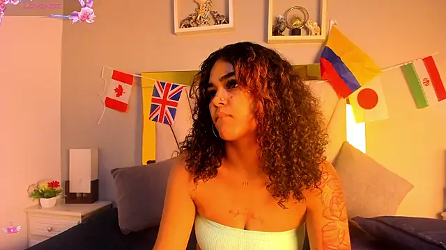 Snapshot of vahiolet_fuentes chatting on 06/26/26, 03:01 vahiolet fuentes online show from 06/26/26, 03:01