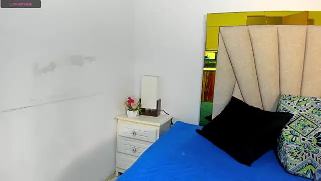 vahiolet fuentes online show from 11/25/25, 03:07