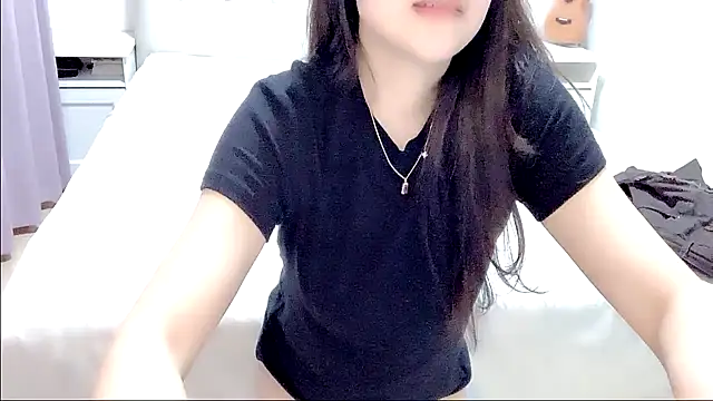 aisha123123 online show from 10/16/25, 03:42