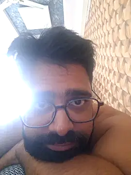 Snapshot of bewolf_17 chatting on 09/29/25, 03:46 bewolf 17 online show from 09/29/25, 03:46