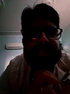 Snapshot of bewolf_17 chatting on 09/11/25, 11:43 bewolf 17 online show from 09/11/25, 11:43