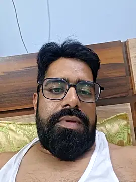 Snapshot of bewolf_17 chatting on 10/10/25, 11:44 bewolf 17 online show from 10/10/25, 11:44