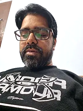 Snapshot of bewolf_17 chatting on 01/12/25, 10:34 bewolf 17 online show from 01/12/25, 10:34