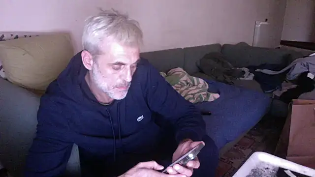 Snapshot of skossa777 chatting on 10/27/25, 11:44 skossa777 online show from 10/27/25, 11:44